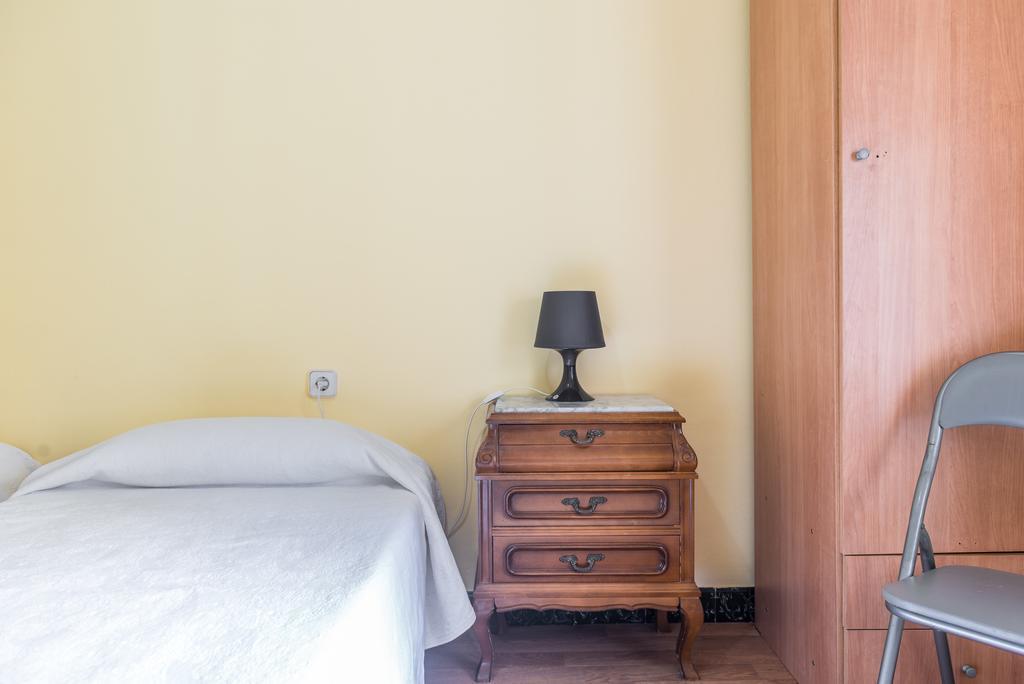 Hostel Turistic Castell Barcelona Exterior photo
