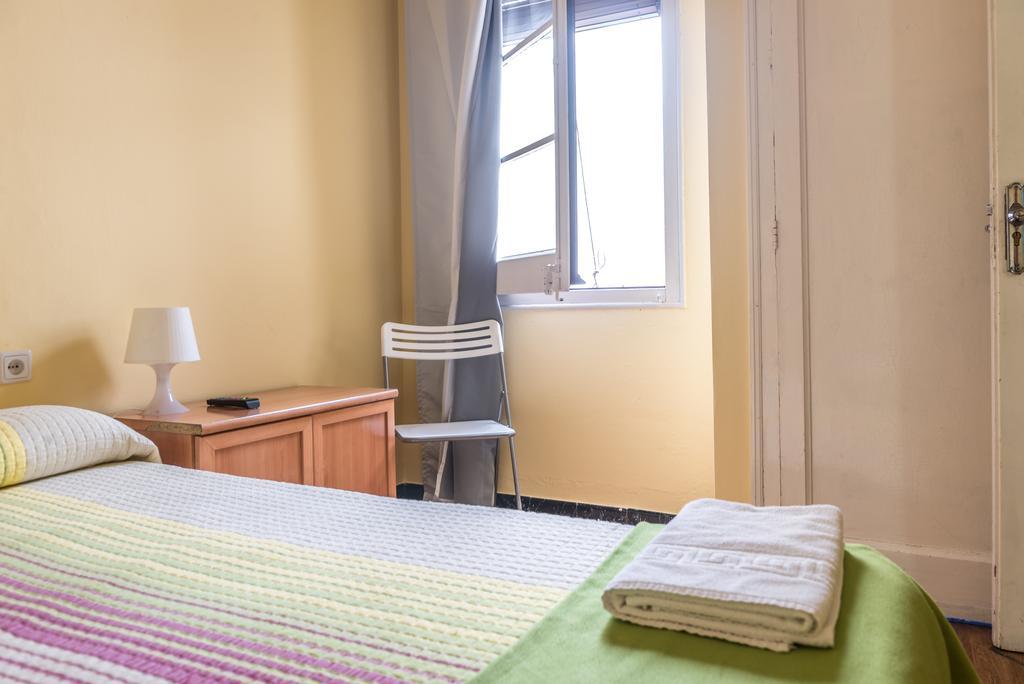 Hostel Turistic Castell Barcelona Exterior photo